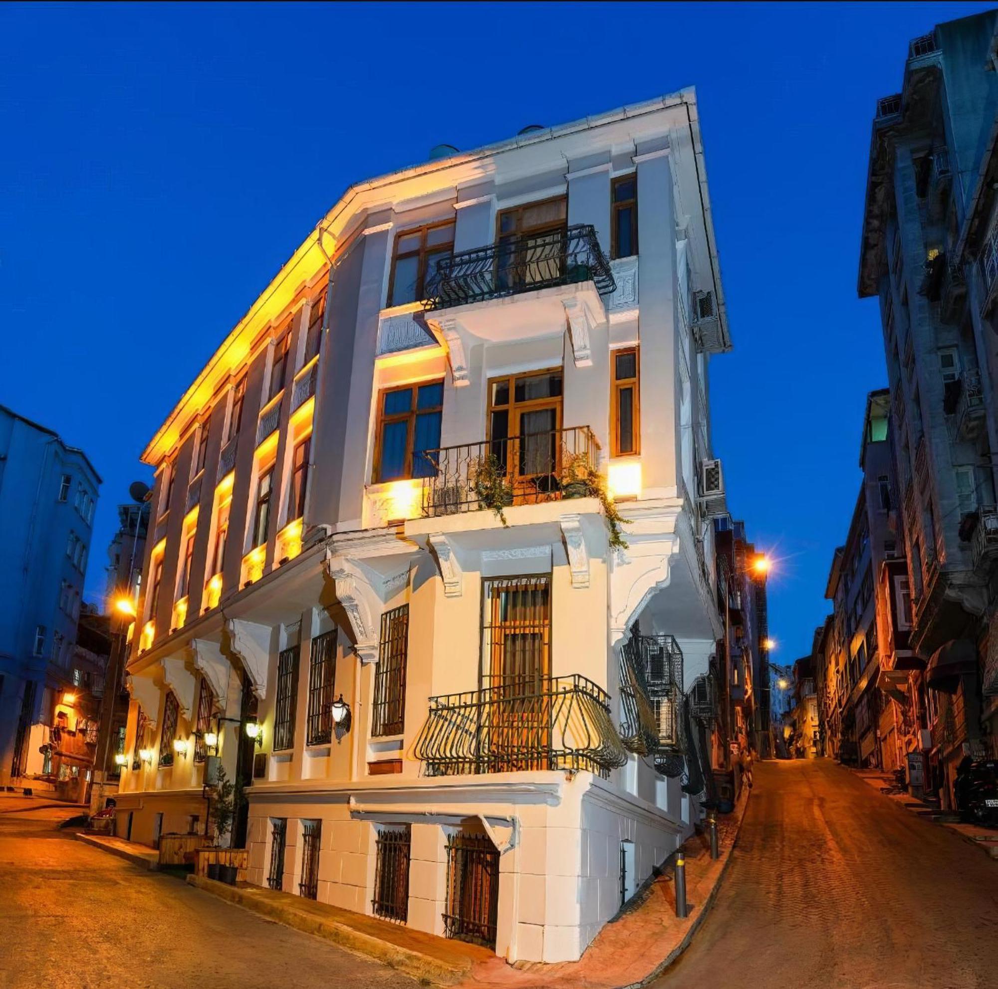 White Bolshoi Rooms Istanbul Exterior foto
